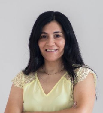 Cl&aacute;udia Sampaio